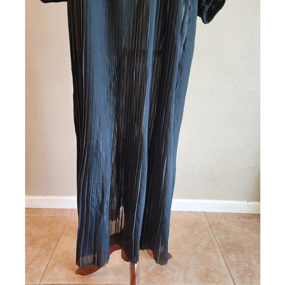 Banana Republic Women's Black Pleated Deep V-Neck Maxi Dress Sheer SZ Medium - Picture 7 of 14